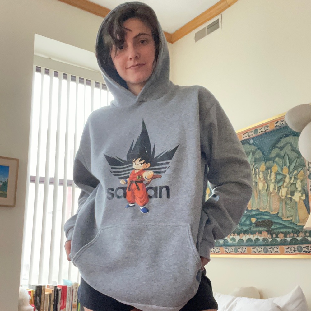 Super comfy Dragon Ball Z sweatshirt. Medium size for any gender. HAMPSON LANQE.